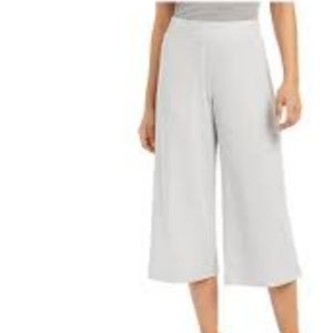 NWT Lululemon Softness Capris